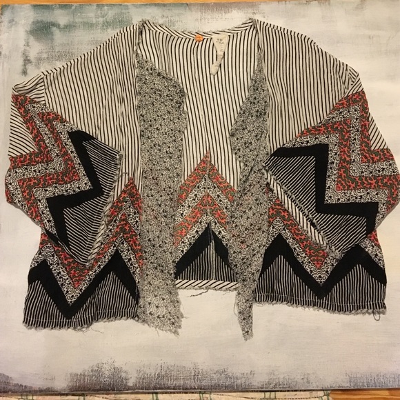 Free People Jackets & Blazers - Free People sleeved patterned kimono