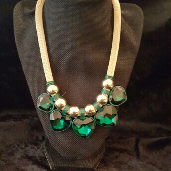 Mesh Metal Chained Green Heart Pendant Necklace