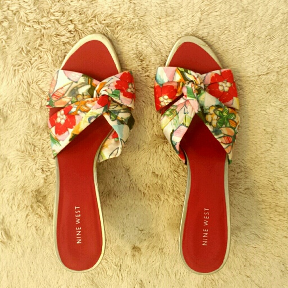 Floral sandals - Picture 1 of 3