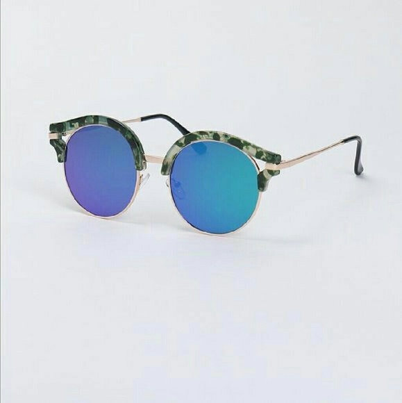 BIEN BIEN ACCESSORIES UV400 SHADES - Blue - NWOT