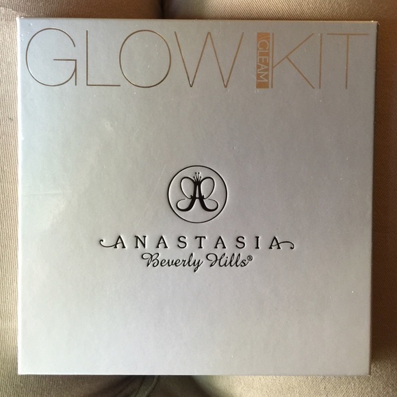 Anastasia Beverly Hills glow kit