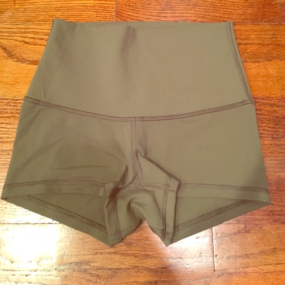 Lulu lemon roll down boogie short