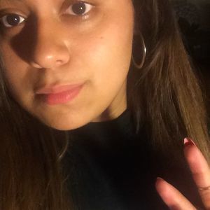 Meet your Posher, Adelaida