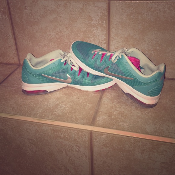 SOLD!!!! Nike Airmax Fusion Teal and pink