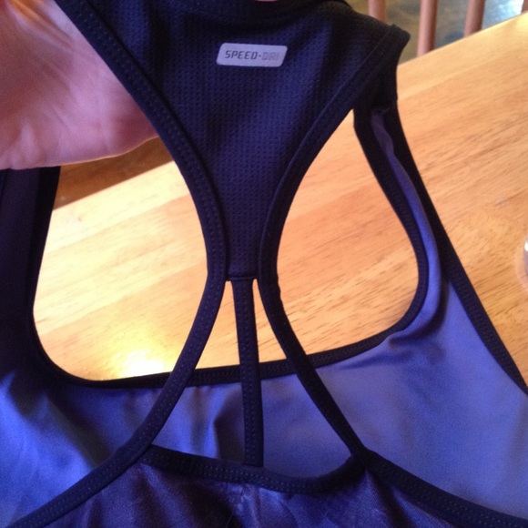 Workout top! - Picture 4 of 4