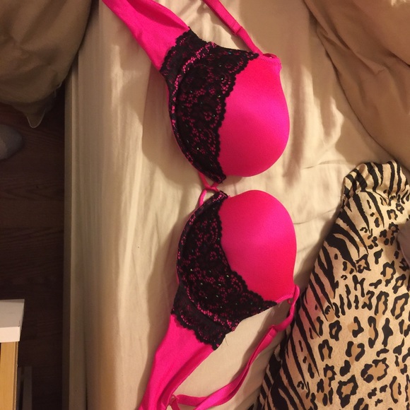 Victoria Secret Bombshell bra 34D