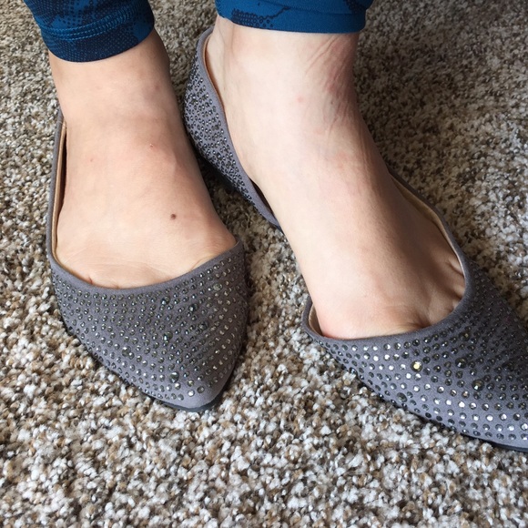 Gorgeous grey jeweled flats make me an offer! 💵