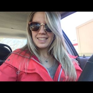 Meet your Posher, Dana