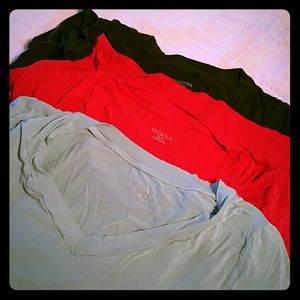 Fabulous bundle of 3 super cute V neck tshirts!