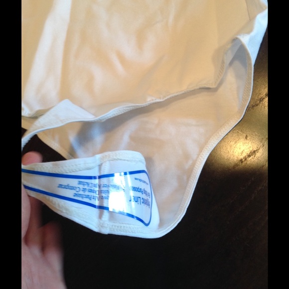 American  Apparel V neck bodysuit racer tank ! - Picture 4 of 4