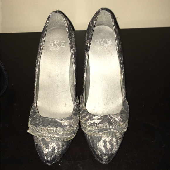 BKE PUMPS - Picture 2 of 2