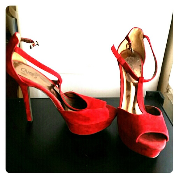Carlos Santana T-strap peep toe velvet pumps