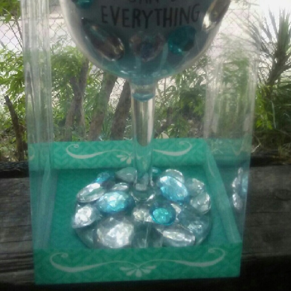 Glamour Glasses - Picture 2 of 2