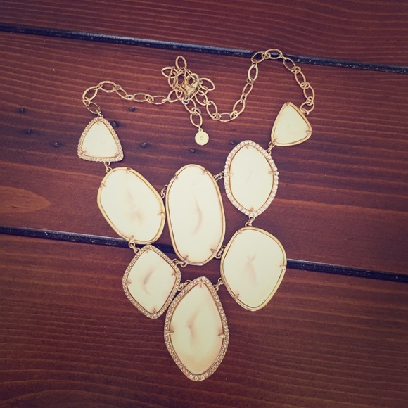 Stella & Dot Fiona Bib necklace