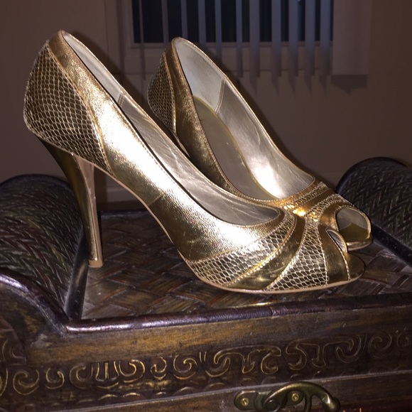 Gold Heels BY Bakers