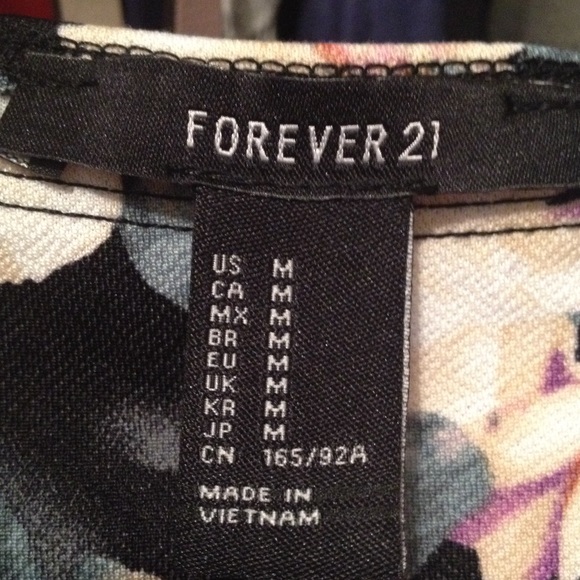 NWOT Floral Forever 21 Dress (M) Washed - Picture 2 of 3