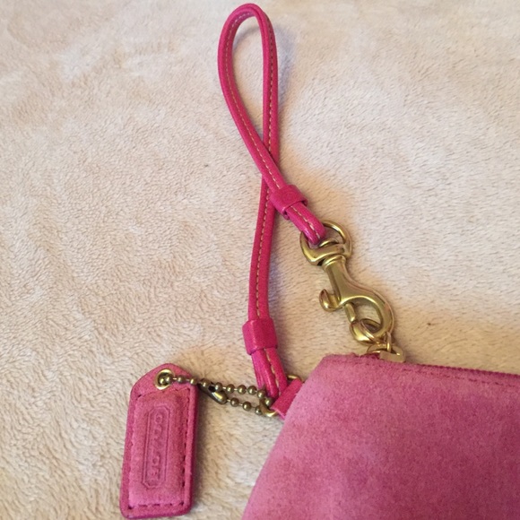 ❌SOLD❌ Pink Coach Wristlet Authentic - Picture 2 of 4