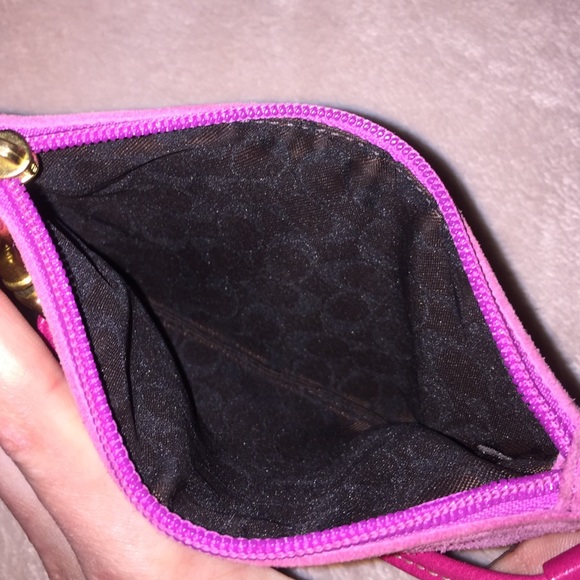 ❌SOLD❌ Pink Coach Wristlet Authentic - Picture 3 of 4