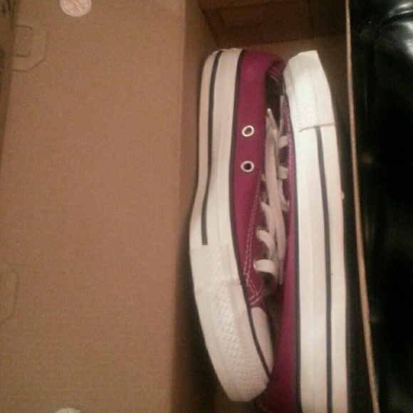 Converse Sneakers in Pink Sapphire