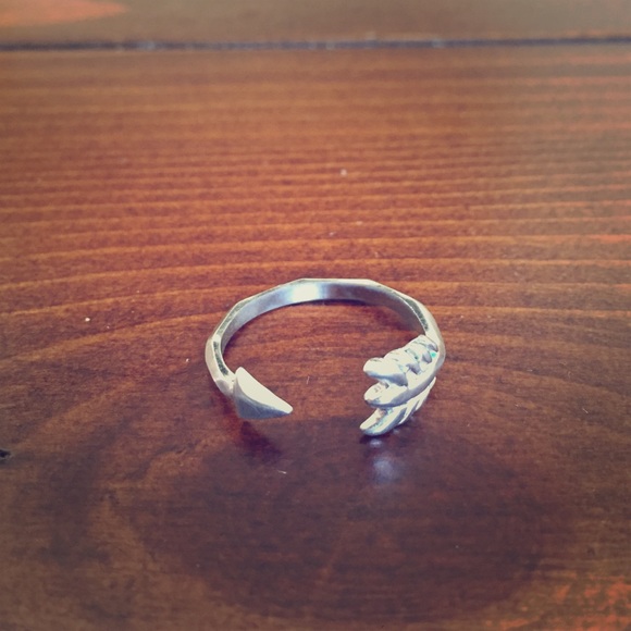 Stella & Dot Gilded Arrow Ring