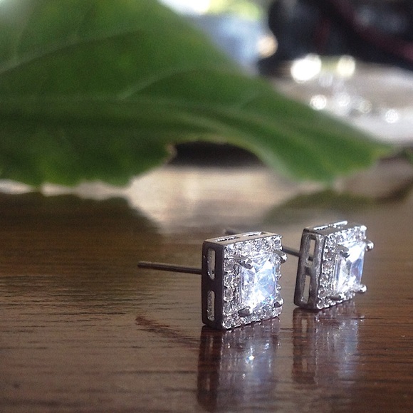 NWT The Square Stud Earrings - Picture 3 of 4