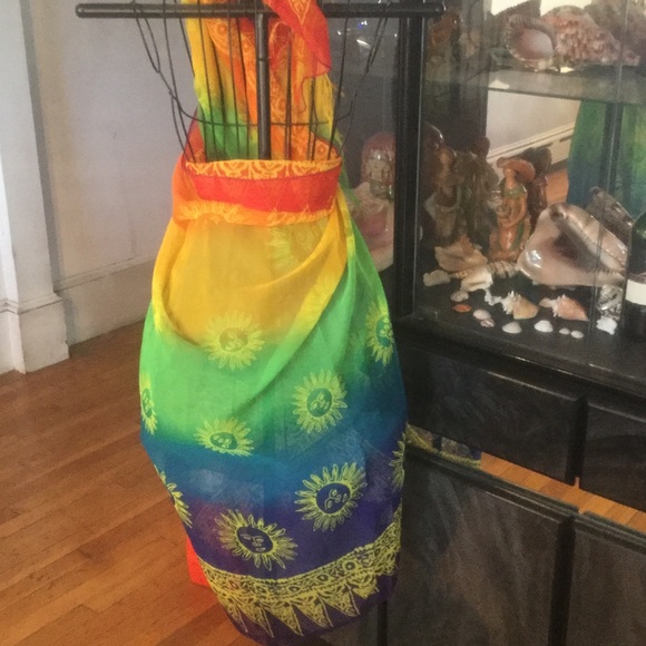 BNWOT MULTI COLORED BEACH SARONG/SCARF - Picture 2 of 4