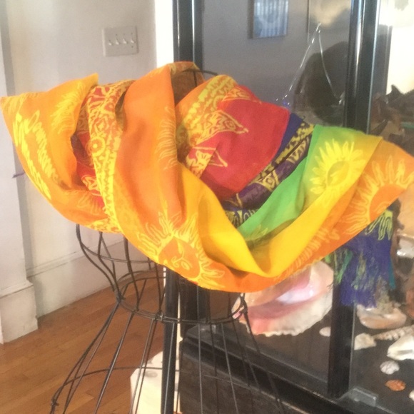 BNWOT MULTI COLORED BEACH SARONG/SCARF - Picture 4 of 4