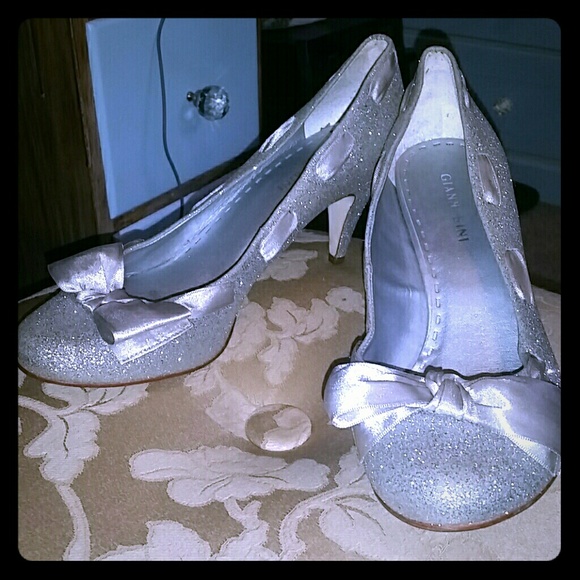 Gianni Bini Silver Glitter Low Heels