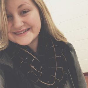 Meet your Posher, Abbey