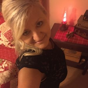 Meet your Posher, Carrie