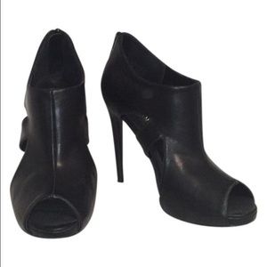 Peep toe black Heels