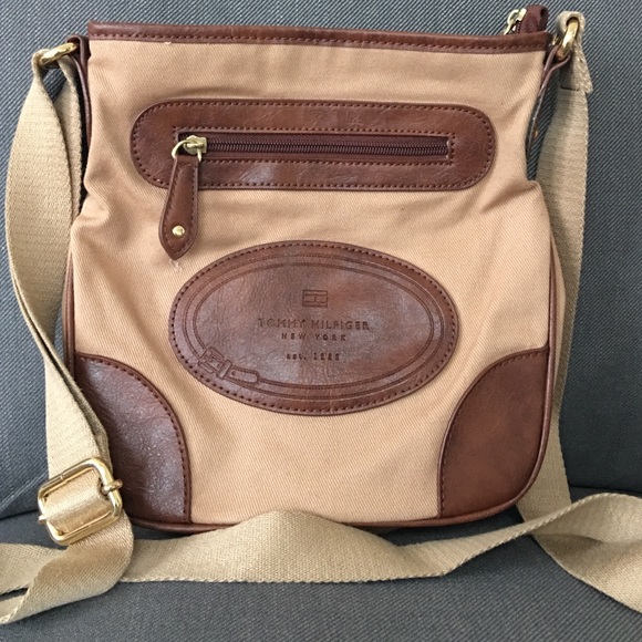 Tommy Hilfiger cross-body bag - Picture 1 of 3