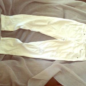 Super cute White girlfriend jeans