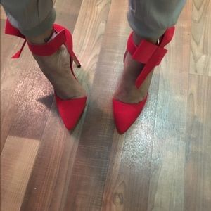 Red (detachable) Bow Pumps 👠