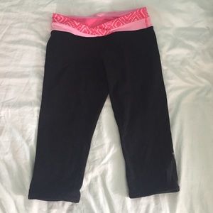 black cropped ivivva leggings