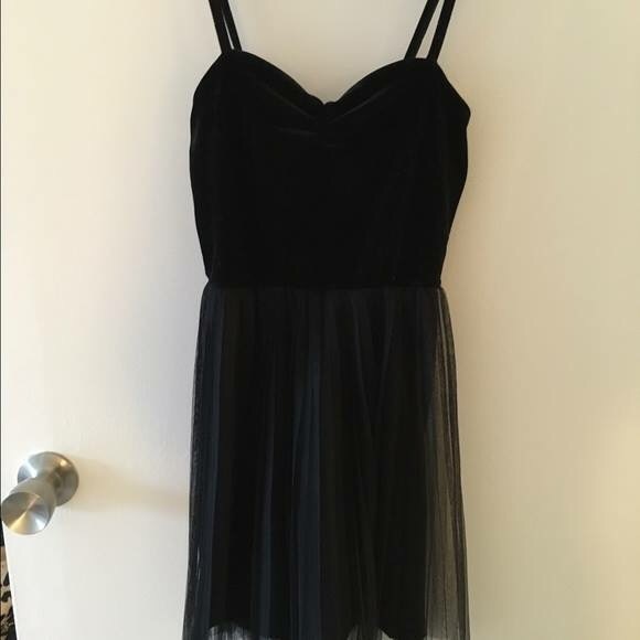 H&M Black Velvet Tulle Dress - Picture 3 of 3