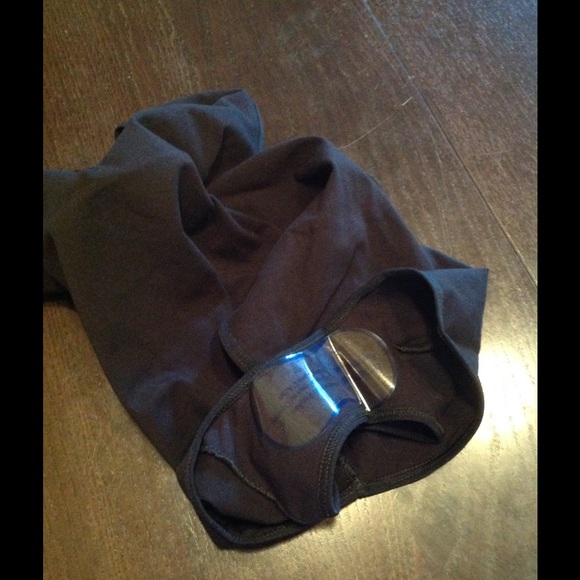 AA halter black bodysuit!❤️🌲 - Picture 3 of 4