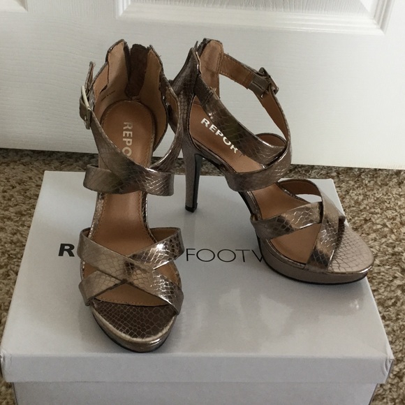 Report Pewter Livy sandals