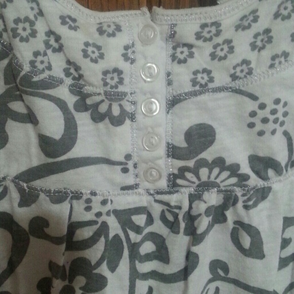 Top - Picture 2 of 3