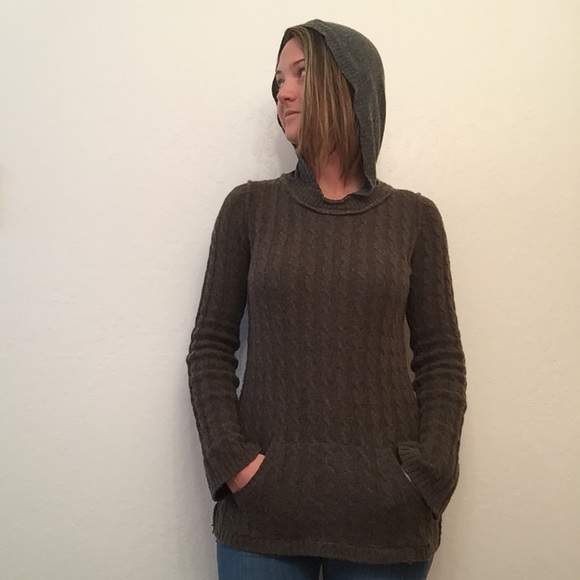 Cozy hooded sweater - Picture 2 of 4