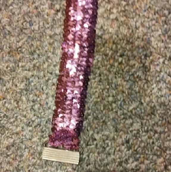 NWOT Pink sparkly sequined belt - Picture 2 of 3