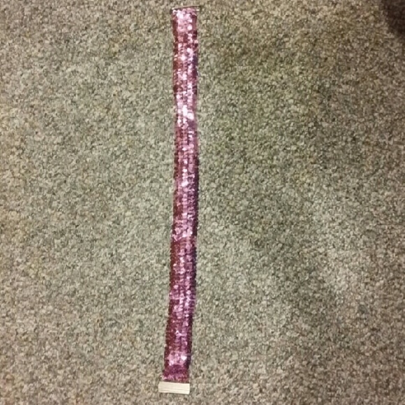 NWOT Pink sparkly sequined belt - Picture 3 of 3