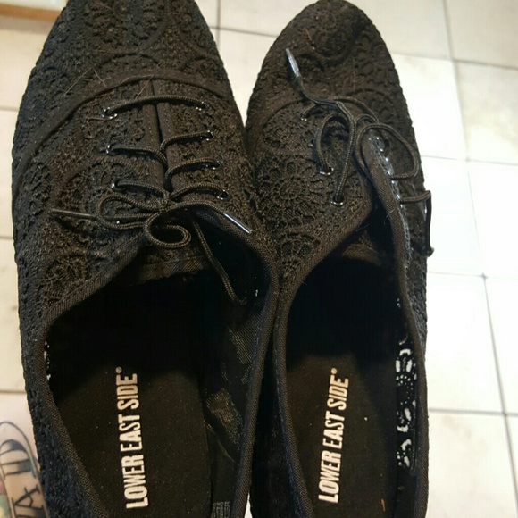Size 10 black lace oxfords