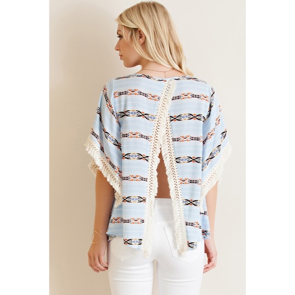 •LAST• Dreamy Days Aztec Print Top - Picture 2 of 4