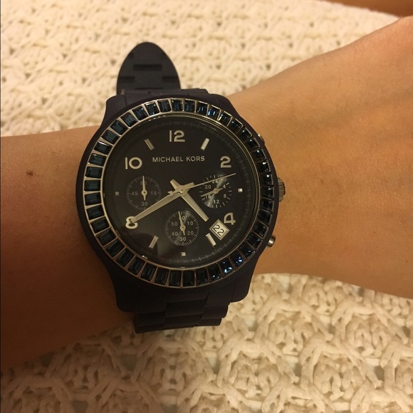 SOLD Michael Kors Chrono Watch - Picture 3 of 4