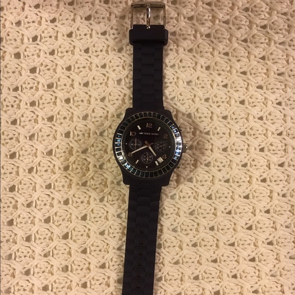 SOLD Michael Kors Chrono Watch - Picture 4 of 4