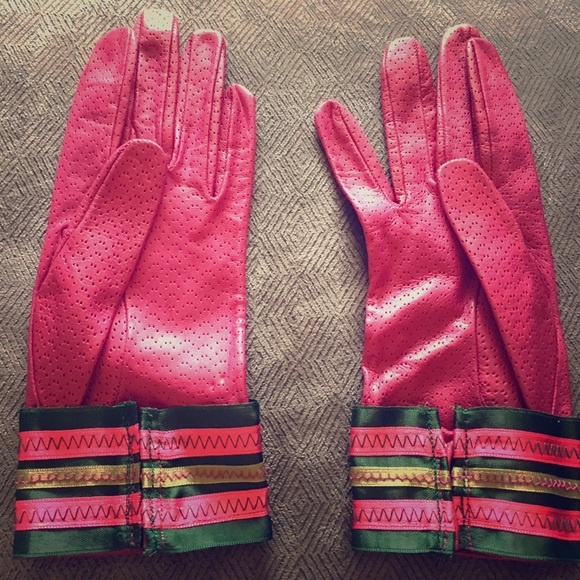 Soft leather driving gloves, deep purple, size xs