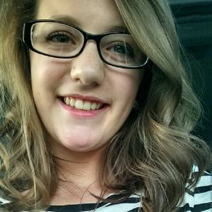 Meet your Posher, Elissa