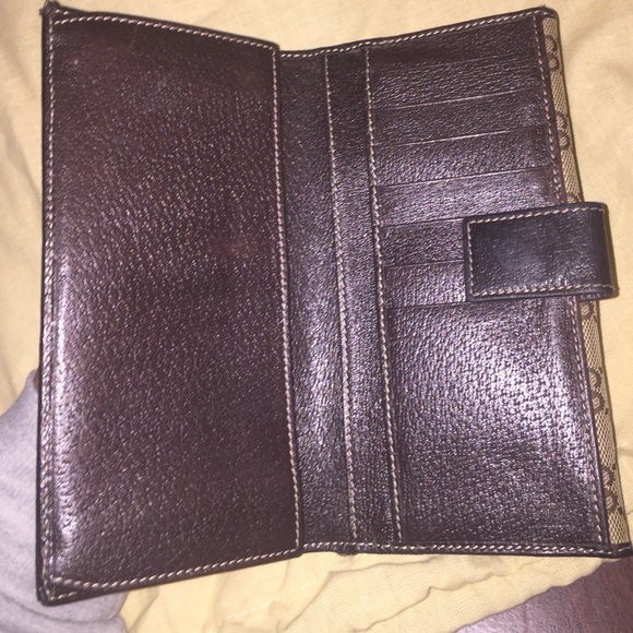 GUCCI Wallet ๐ - Picture 3 of 4