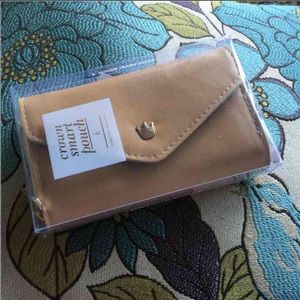 Crown smart pouch wallet/handbag!
